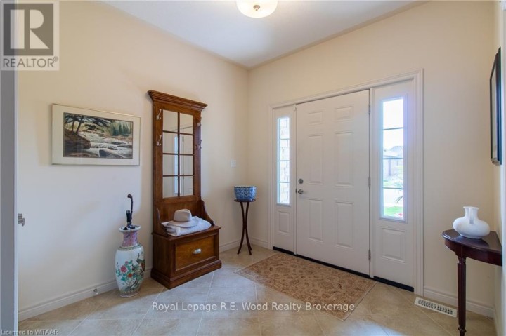 Photo 4 at 6 Esseltine Drive, Tillsonburg