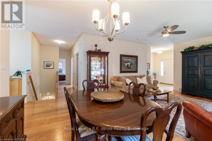 Photo 9 at 6 Esseltine Drive, Tillsonburg
