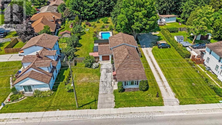 Photo 2 at 17 Potters Road, Tillsonburg