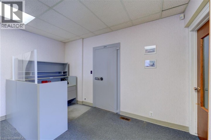 Photo 11 at 73 Chatham Street, Downtown Core, Brantford