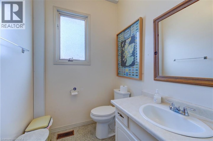 Photo 18 at 75 Chatham Street, Downtown Core, Brantford
