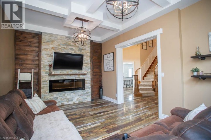 Photo 13 at 7 Cooper Court, Beckett, Brantford