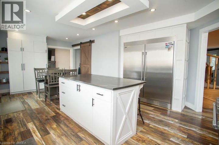 Photo 8 at 7 Cooper Court, Beckett, Brantford