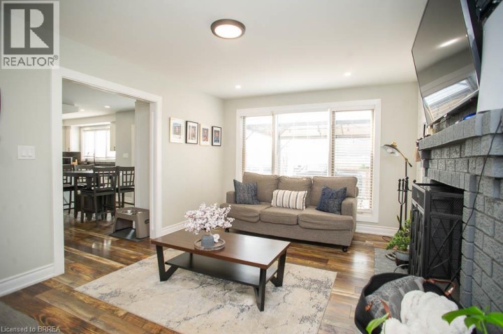 Photo 11 at 7 Cooper Court, Beckett, Brantford