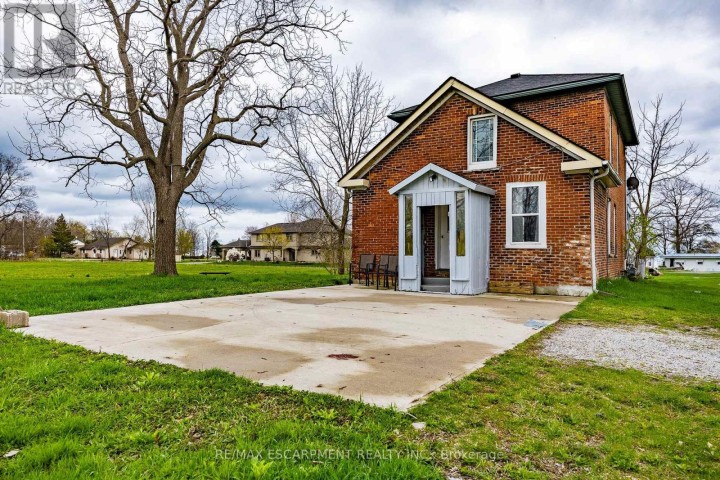 Photo 3 at 29 Old Lakeshore Road, Port Dover, Norfolk County