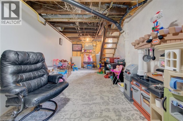 Photo 31 at 106 Sydenham Street, Terrace Hill, Brantford