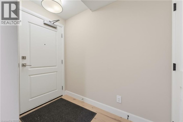 Photo 4 at 211 - 34 Norman Street, Fairview / Greenbrier, Brantford