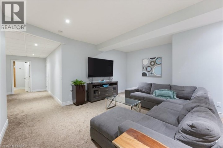 Photo 32 at 13 Wingrove Woods, Burford, Brantford