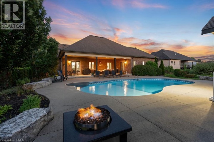 Photo 7 at 13 Wingrove Woods, Burford, Brantford