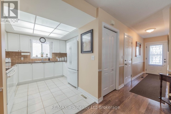 Photo 11 at 10 Peach Street, Tillsonburg