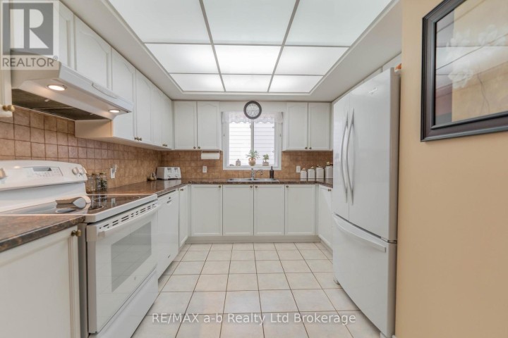 Photo 12 at 10 Peach Street, Tillsonburg