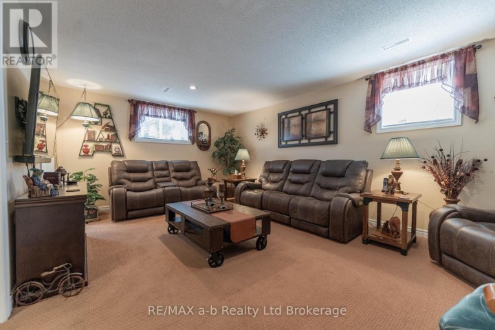 Photo 18 at 10 Peach Street, Tillsonburg
