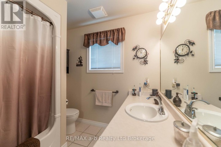 Photo 22 at 10 Peach Street, Tillsonburg