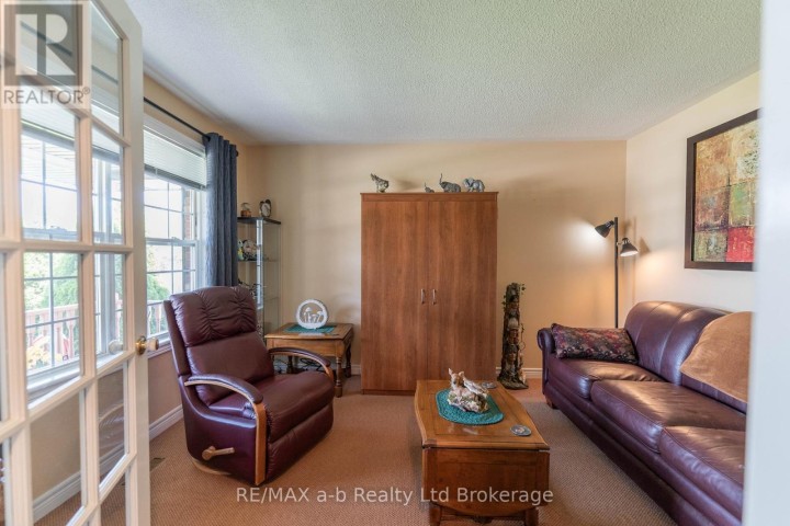 Photo 9 at 10 Peach Street, Tillsonburg