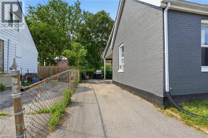 Photo 6 at 101 Sarah Street, Victoria / Arthur, Brantford
