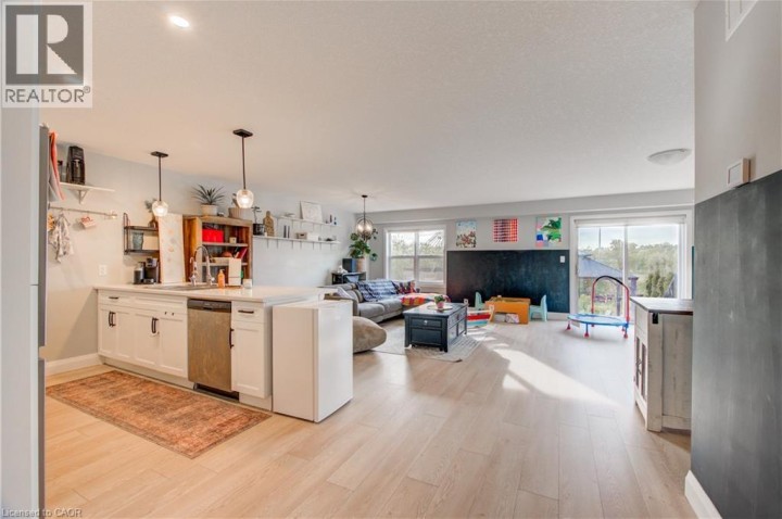 Photo 4 at 195 E Charles Street, Ingersoll - South, Ingersoll