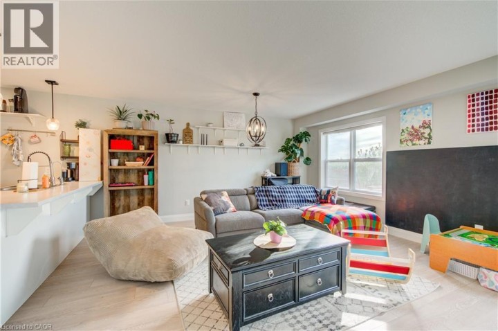 Photo 10 at 195 E Charles Street, Ingersoll - South, Ingersoll