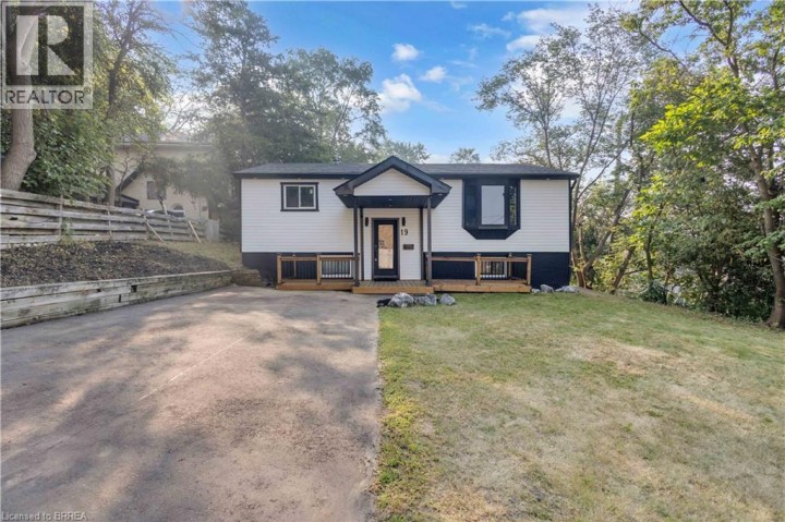 Photo 1 at 19 Broad Street, Terrace Hill, Brantford