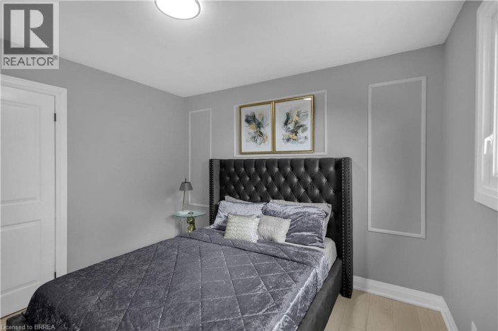 Photo 15 at 19 Broad Street, Terrace Hill, Brantford