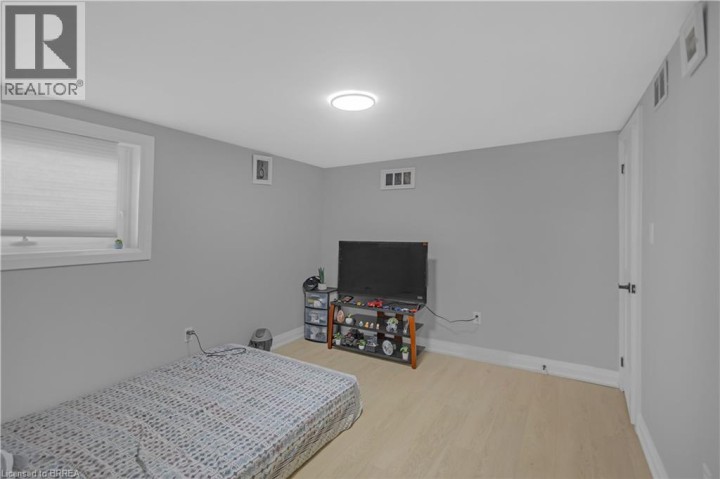 Photo 19 at 19 Broad Street, Terrace Hill, Brantford