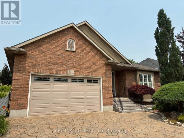 Photo 2 at 911 Ridgewood Drive, Woodstock - North, Woodstock