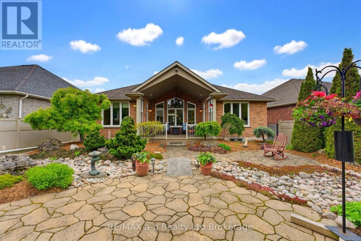 Photo 3 at 911 Ridgewood Drive, Woodstock - North, Woodstock