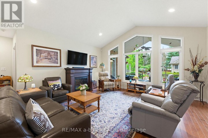 Photo 5 at 911 Ridgewood Drive, Woodstock - North, Woodstock