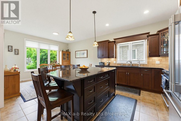 Photo 9 at 911 Ridgewood Drive, Woodstock - North, Woodstock