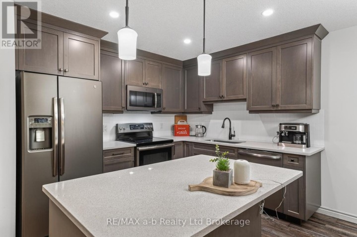 Photo 13 at 253 W Charles Street, Ingersoll - South, Ingersoll