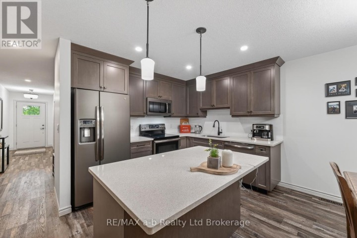 Photo 15 at 253 W Charles Street, Ingersoll - South, Ingersoll