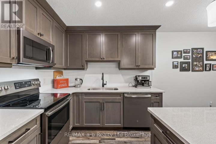 Photo 16 at 253 W Charles Street, Ingersoll - South, Ingersoll