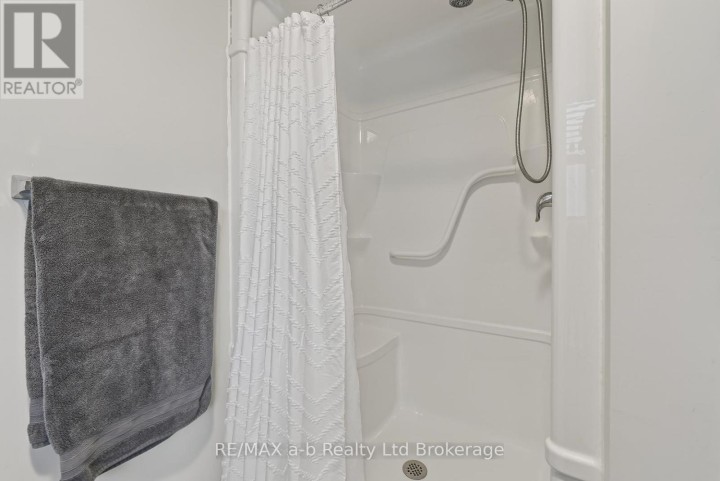 Photo 26 at 253 W Charles Street, Ingersoll - South, Ingersoll