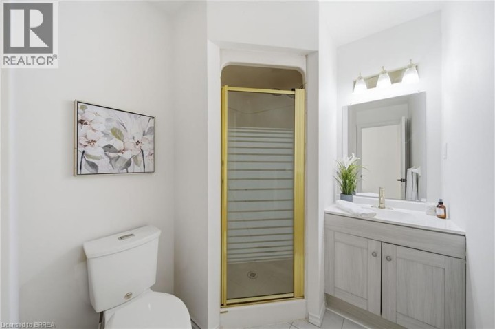 Photo 16 at 10 - 1 Buchanan Crescent, Lynden Hills, Brantford