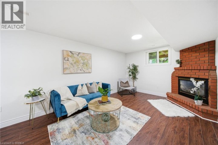 Photo 18 at 10 - 1 Buchanan Crescent, Lynden Hills, Brantford