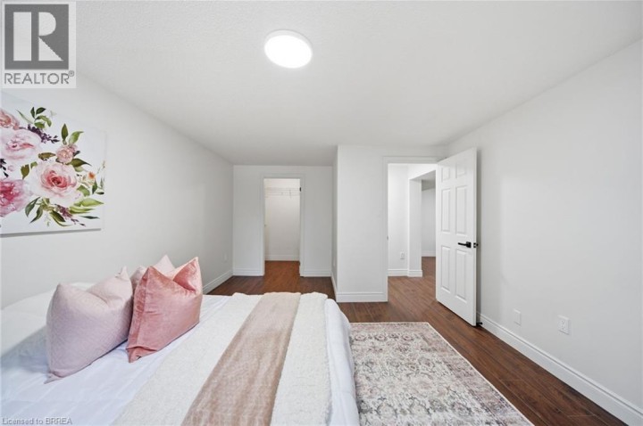 Photo 22 at 10 - 1 Buchanan Crescent, Lynden Hills, Brantford
