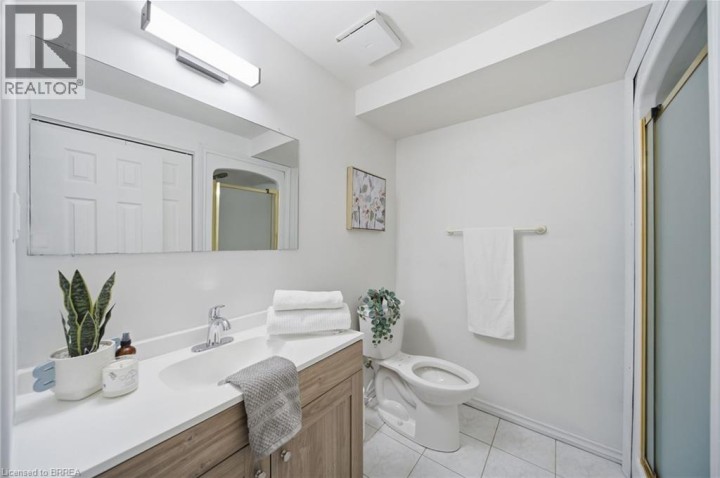 Photo 23 at 10 - 1 Buchanan Crescent, Lynden Hills, Brantford