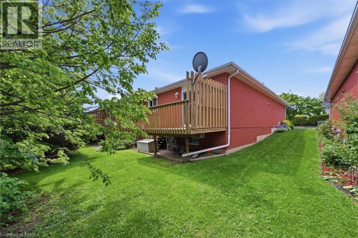 Photo 27 at 10 - 1 Buchanan Crescent, Lynden Hills, Brantford