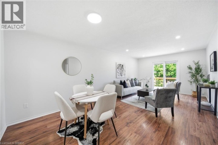 Photo 8 at 10 - 1 Buchanan Crescent, Lynden Hills, Brantford