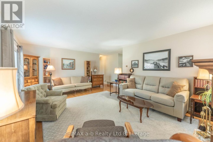 Photo 13 at 57 Edwin Crescent, Tillsonburg