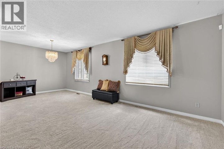 Photo 13 at 104 Viscount Road, Brantwood Park, Brantford