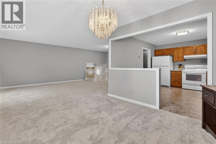 Photo 17 at 104 Viscount Road, Brantwood Park, Brantford
