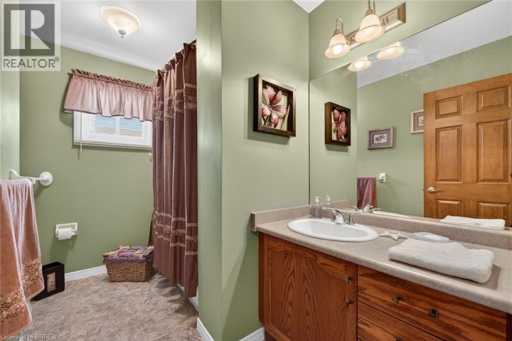 Photo 20 at 104 Viscount Road, Brantwood Park, Brantford