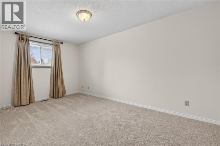 Photo 24 at 104 Viscount Road, Brantwood Park, Brantford