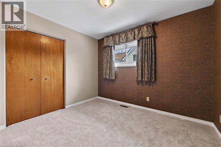 Photo 27 at 104 Viscount Road, Brantwood Park, Brantford