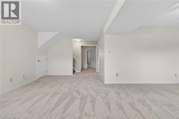 Photo 37 at 104 Viscount Road, Brantwood Park, Brantford