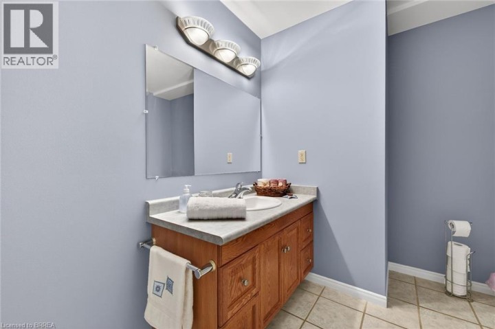 Photo 41 at 104 Viscount Road, Brantwood Park, Brantford