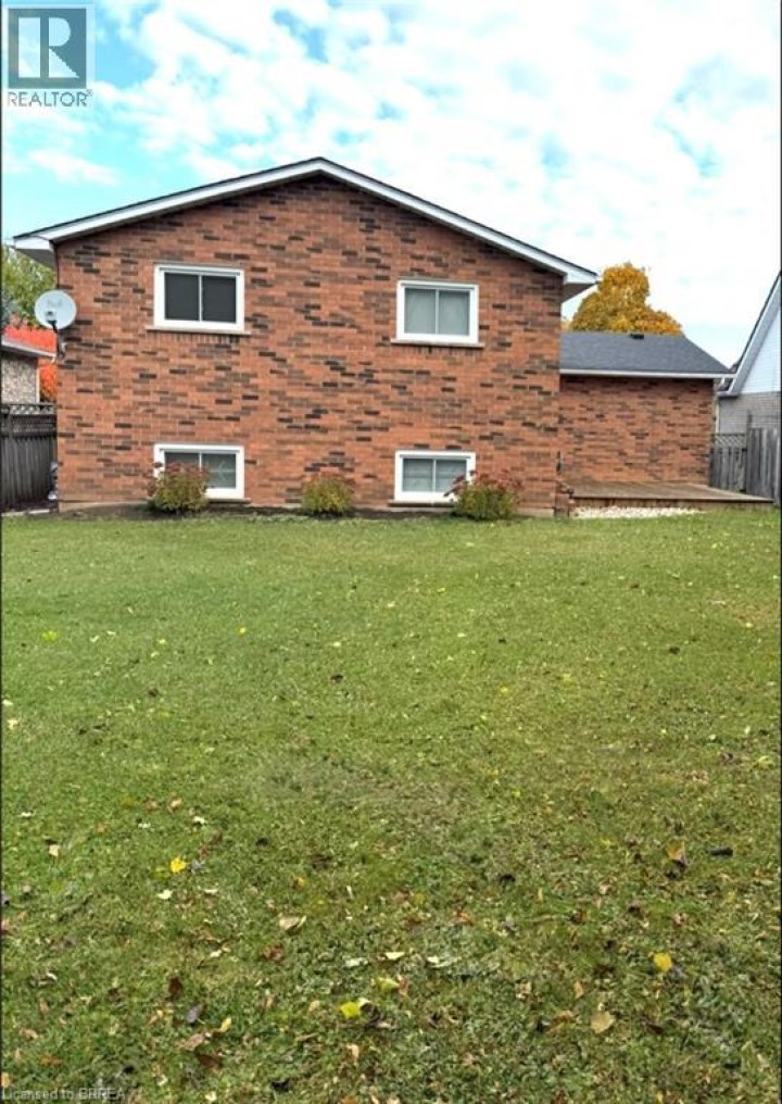 Photo 47 at 104 Viscount Road, Brantwood Park, Brantford