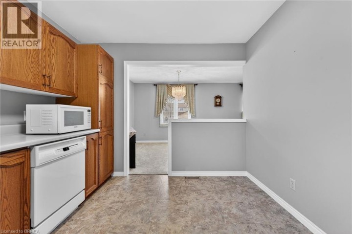 Photo 7 at 104 Viscount Road, Brantwood Park, Brantford