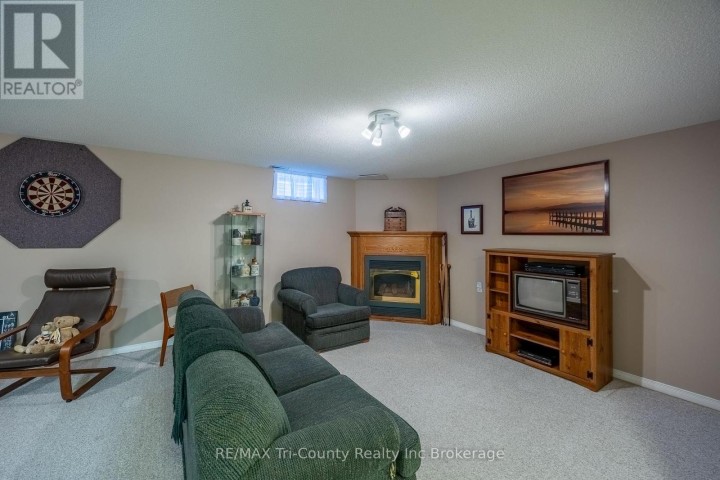 Photo 20 at 10 McDonald Court, Tillsonburg