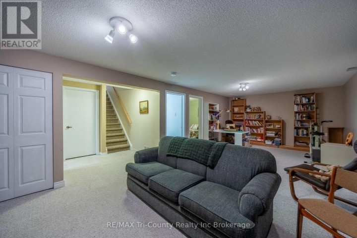 Photo 21 at 10 McDonald Court, Tillsonburg